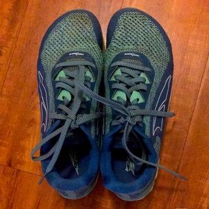 Altra Torin Plush 4 size 9 M